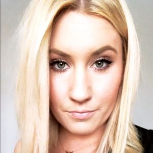 Meet your Posher, Andie